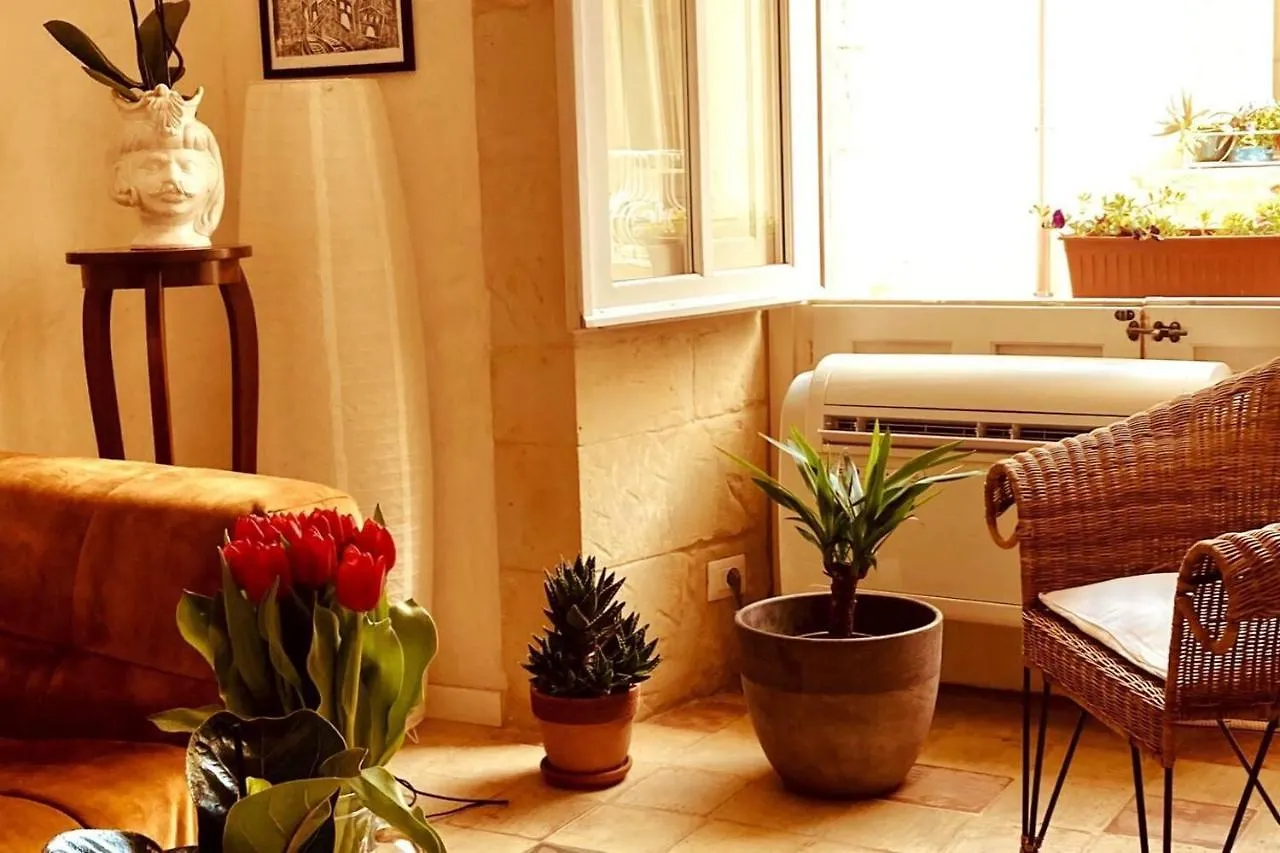 Lovely 2-Bed Apartment In Siracusa Syrakus
