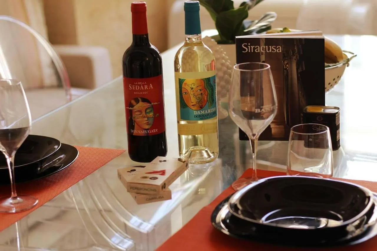 Lovely 2-Bed Apartment In Siracusa Syrakus